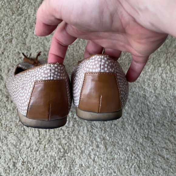 Merona flats tan with tassel size 9.5 - Picture 3 of 4